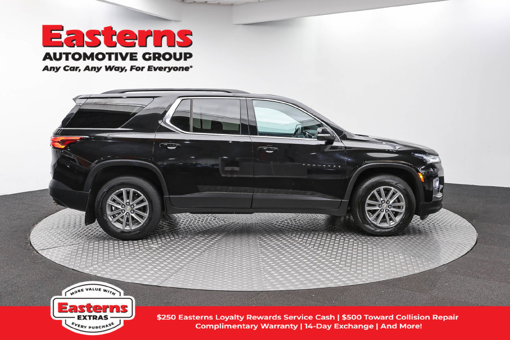 Used 2023 Chevrolet Traverse LT FWD image 5