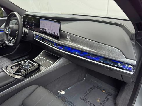 Used 2023 BMW 760i xDrive AWD/4WD image 15