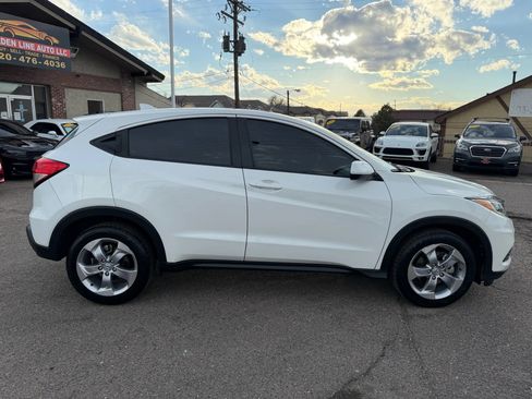 Used 2021 Honda HR-V LX image 9