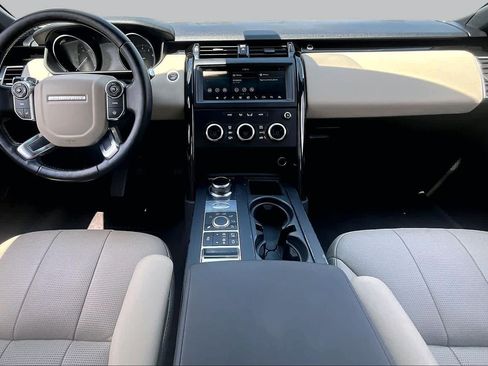 Used 2018 Land Rover Discovery SE AWD/4WD image 16