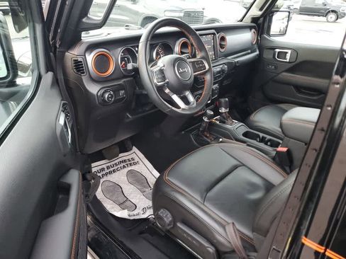 Used 2023 Jeep Gladiator Mojave w/ Cold Weather Group image 12