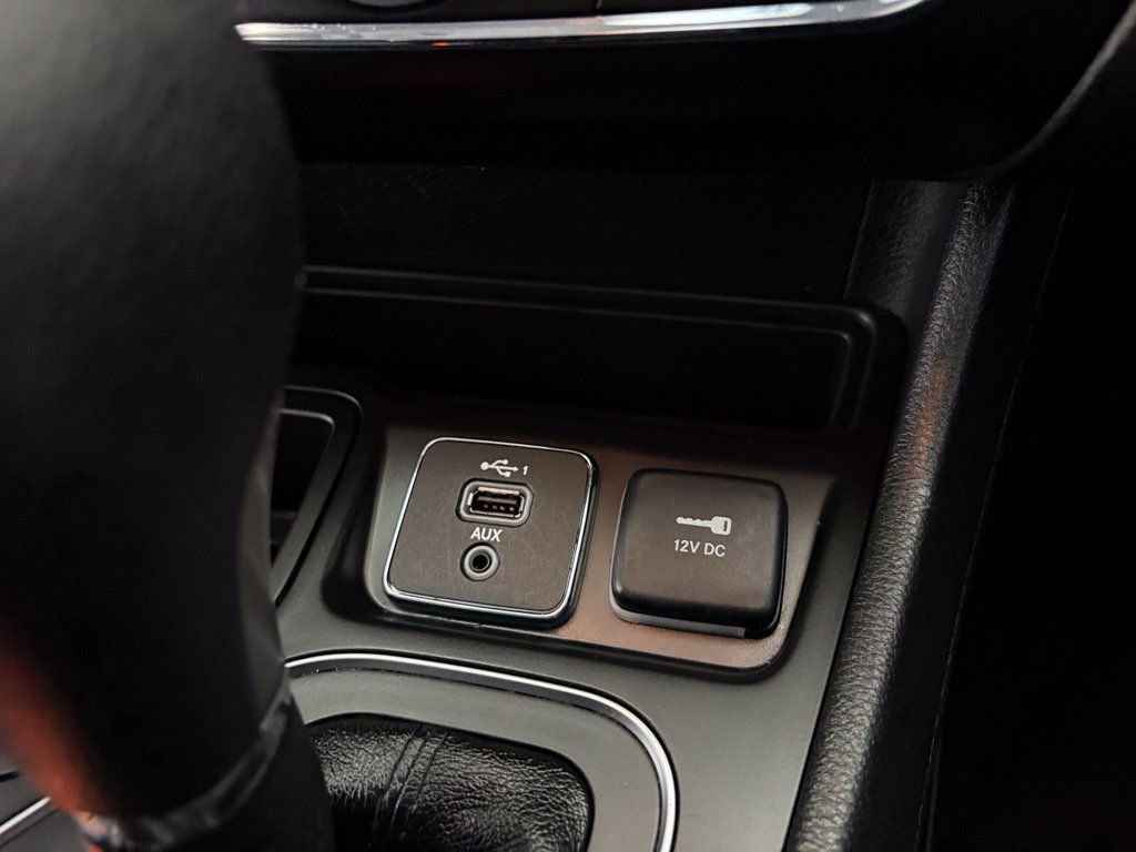 Used 2020 Jeep Cherokee Latitude FWD image 10