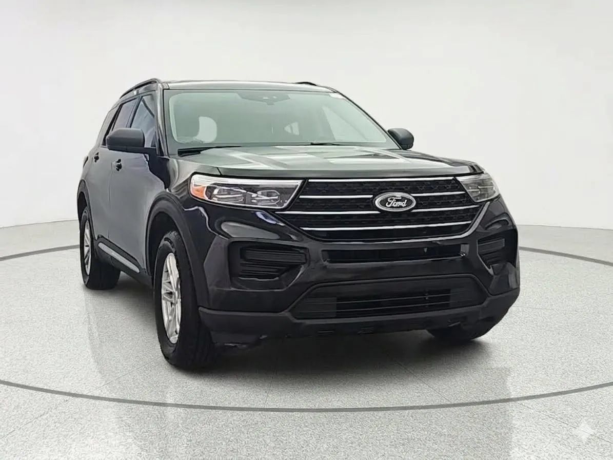 Used 2022 Ford Explorer XLT AWD/4WD image 1