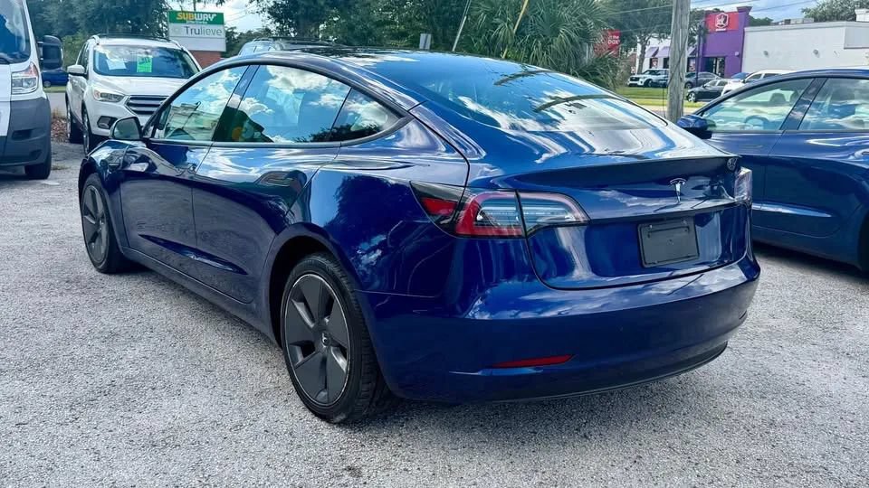 Used 2022 Tesla Model 3 RWD image 5