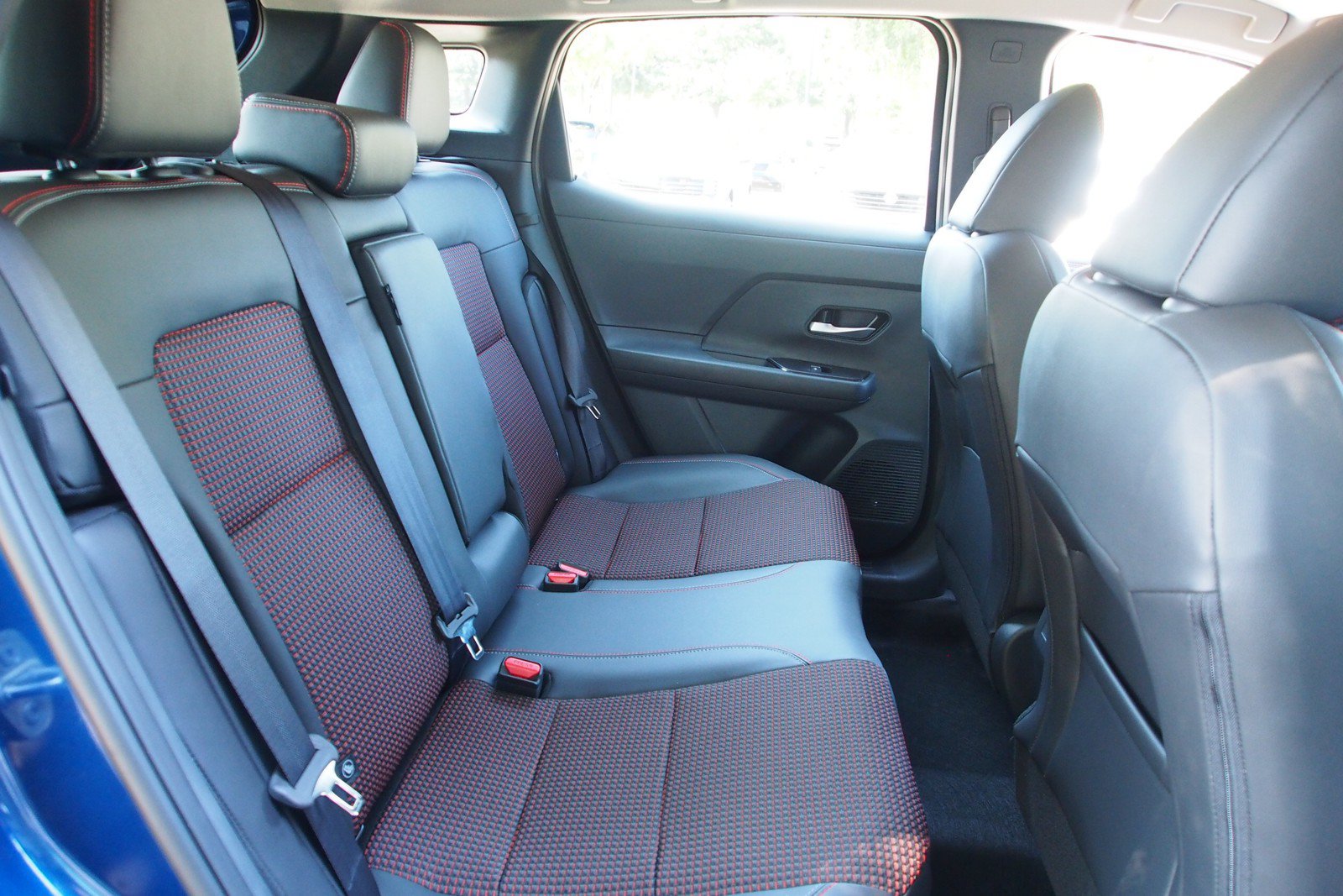 Used 2026 Nissan Kicks SR FWD image 13