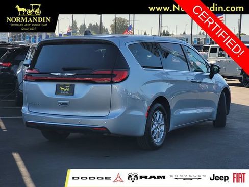 Certified 2024 Chrysler Pacifica Touring-L FWD image 4
