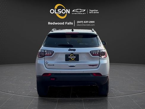 Used 2024 Jeep Compass Trailhawk AWD/4WD image 4