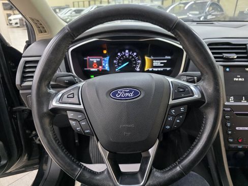 Used 2018 Ford Fusion Titanium FWD image 29