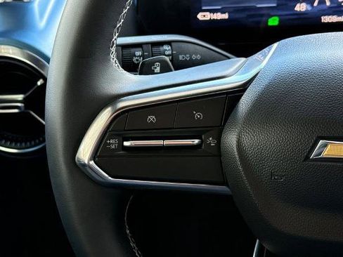 Used 2026 Chevrolet Equinox EV LT FWD image 35