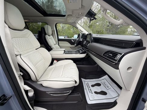 Used 2018 Lincoln Navigator Black Label AWD/4WD image 38