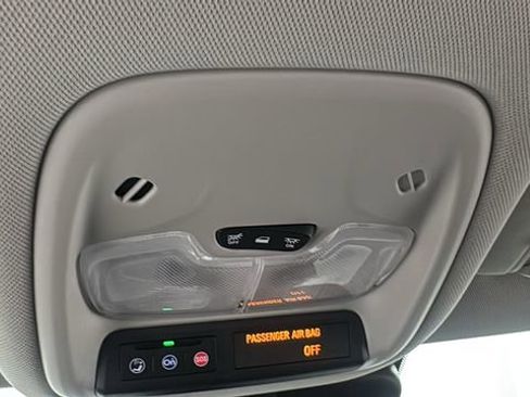 Used 2025 Chevrolet TrailBlazer LT image 29