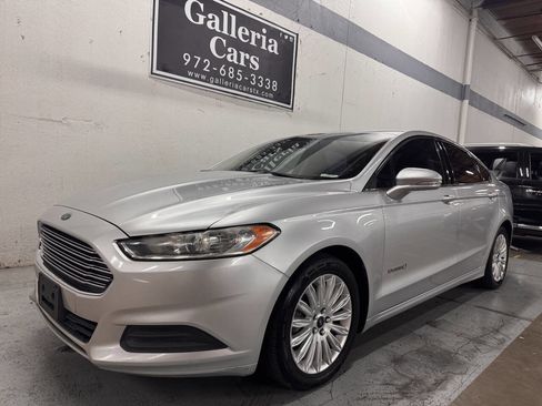 Used 2014 Ford Fusion SE image 5