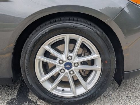 Used 2017 Ford Focus SE w/ Cold Weather Package FWD image 17