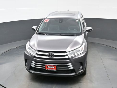 Used 2019 Toyota Highlander XLE image 37