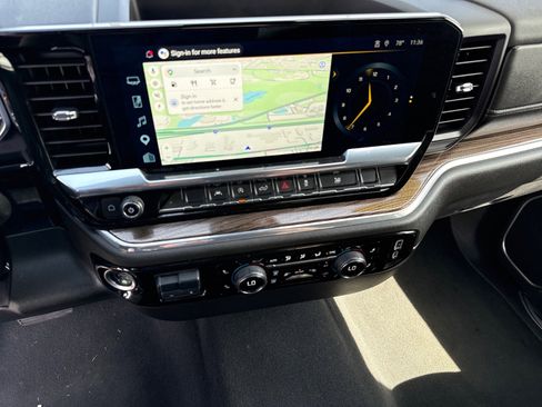 Used 2025 Chevrolet Silverado 1500 LT AWD/4WD image 19