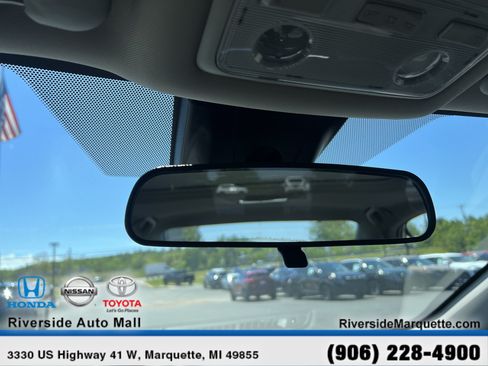 Used 2018 Toyota Corolla SE w/ SE Premium Package FWD image 19
