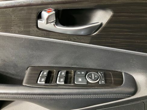 Used 2020 Kia Sorento LX image 15