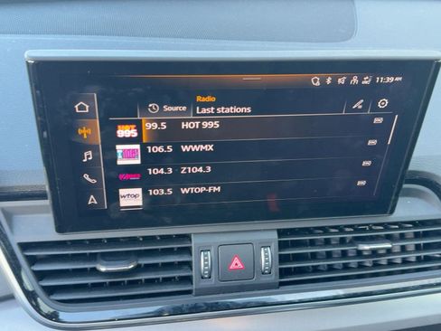 Used 2025 Audi Q5 2.0T Premium w/ Convenience Plus Package image 23