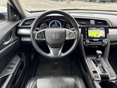 Used 2018 Honda Civic Touring image 12