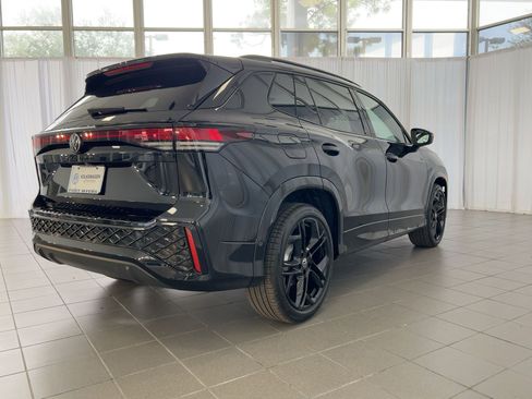 New 2026 Volkswagen Tiguan SE R-Line image 9