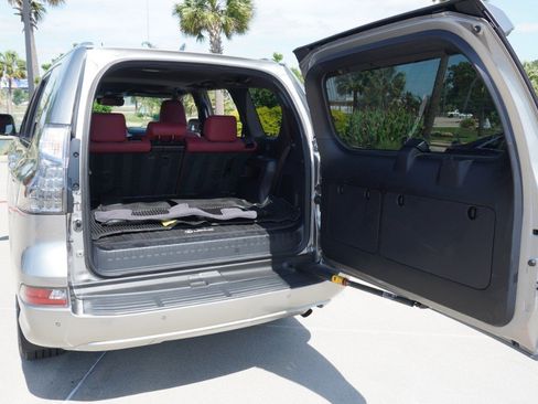 Used 2021 Lexus GX 460 Premium w/ Premium Package AWD/4WD image 39