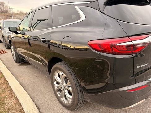 Used 2018 Buick Enclave Avenir w/ Avenir Technology Package image 4