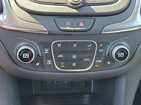 Used 2024 Chevrolet Equinox LT image 23