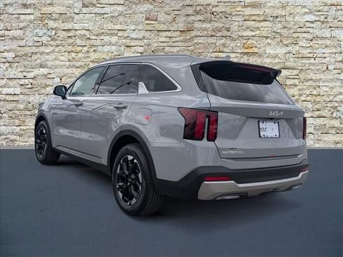 New 2026 Kia Sorento S image 3