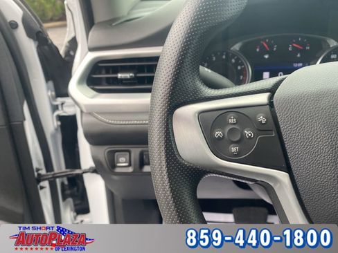 Used 2023 GMC Acadia SLE w/ Driver Convenience Package image 13