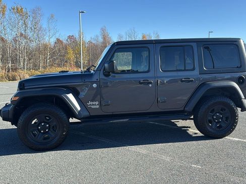 Used 2019 Jeep Wrangler Unlimited Sport image 13