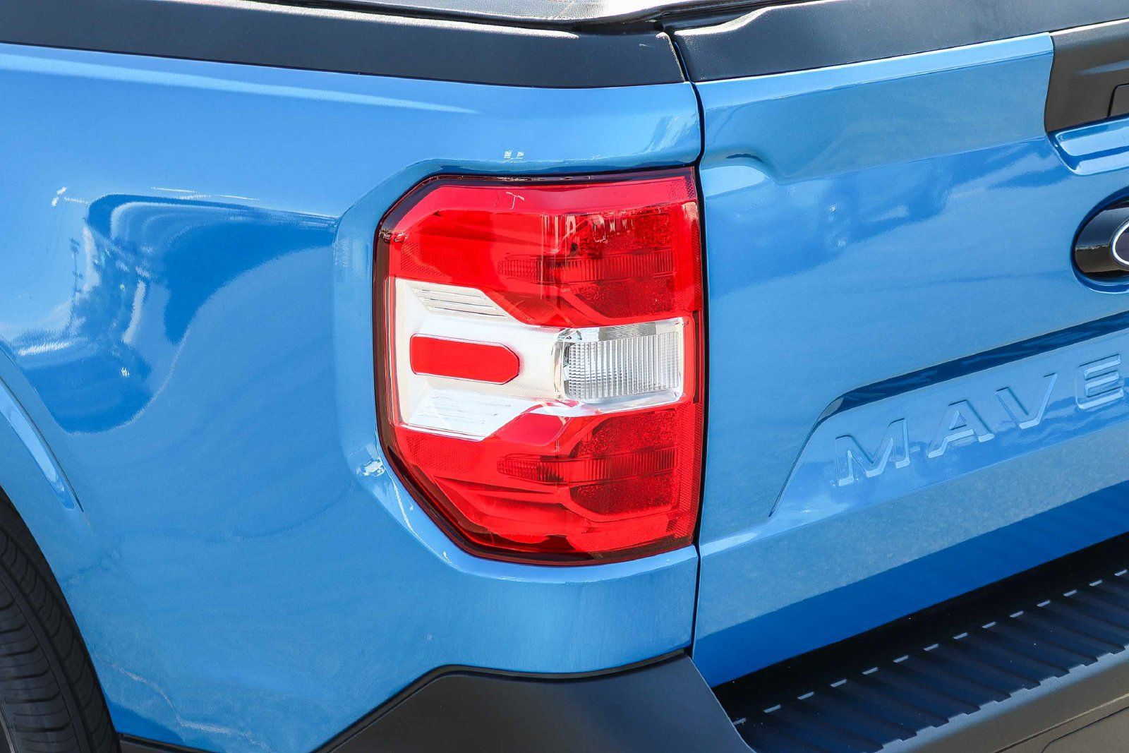 Certified 2025 Ford Maverick XL FWD image 7