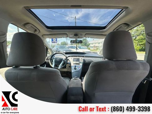 Used 2015 Toyota Prius Three image 11