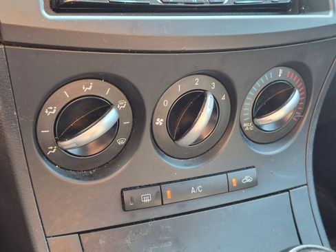 Used 2013 MAZDA MAZDA3 i SV FWD image 32