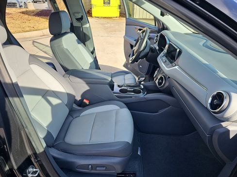 Used 2022 Chevrolet Blazer LT w/ Sound & Technology Package image 10