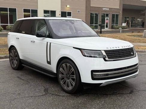 Certified 2023 Land Rover Range Rover SE image 7