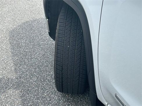 Used 2023 GMC Sierra 1500 SLT w/ SLT Premium Package image 10