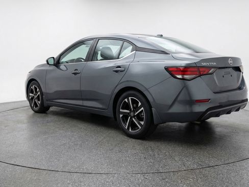 Used 2025 Nissan Sentra SV image 6