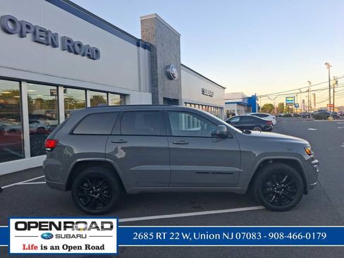 Used 2020 Jeep Grand Cherokee Altitude AWD/4WD image 6