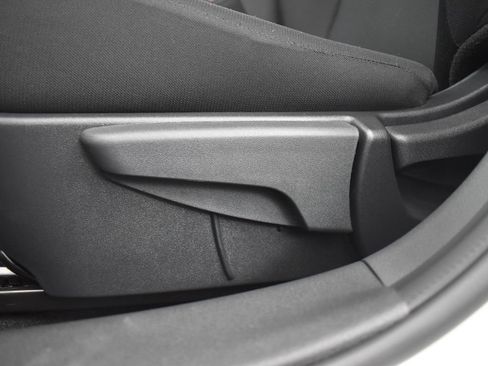 Used 2025 Nissan Sentra S image 27