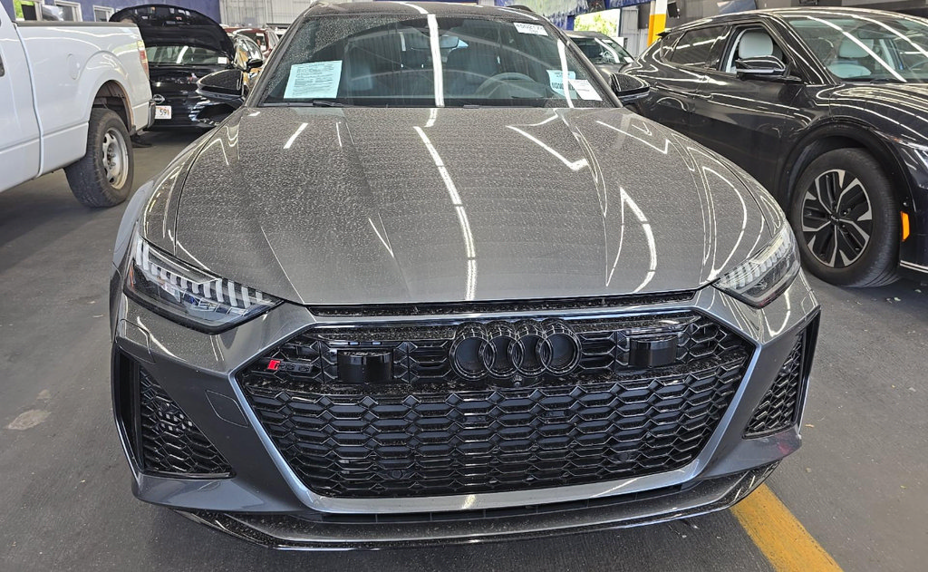 Used 2022 Audi RS 6 w/ Executive Package AWD/4WD image 2