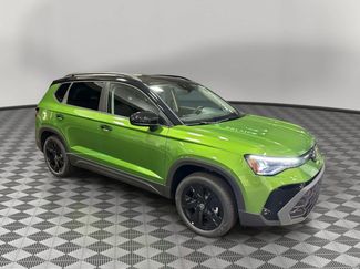 New 2026 Volkswagen Taos SE video 1