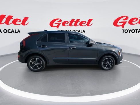 Used 2025 Kia Niro LX image 9