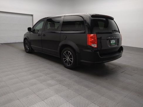 Used 2018 Dodge Grand Caravan SE image 5