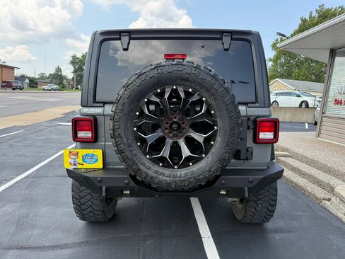 Used 2019 Jeep Wrangler Unlimited Sport AWD/4WD image 7