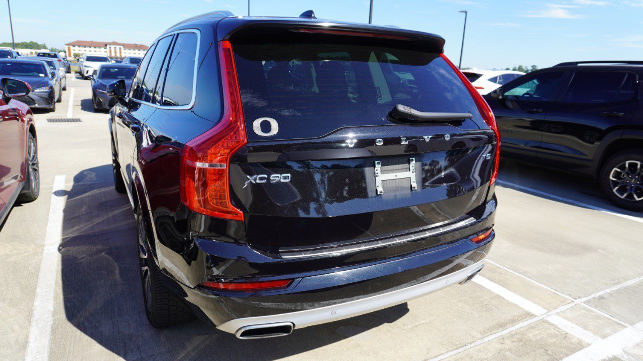 Used 2020 Volvo XC90 T5 Momentum w/ Protection Package Premier FWD image 7