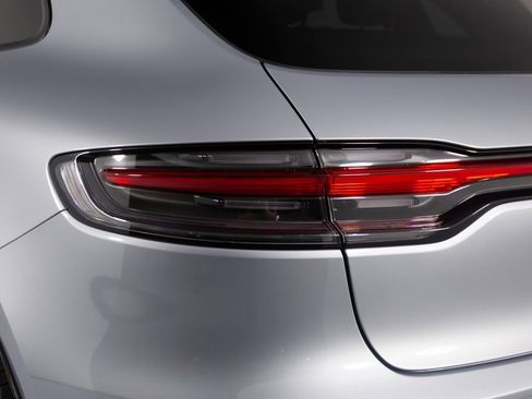 New 2026 Porsche Macan image 36