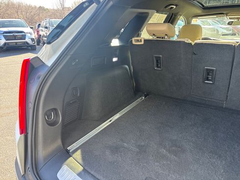 Used 2017 Cadillac XT5 Luxury image 51