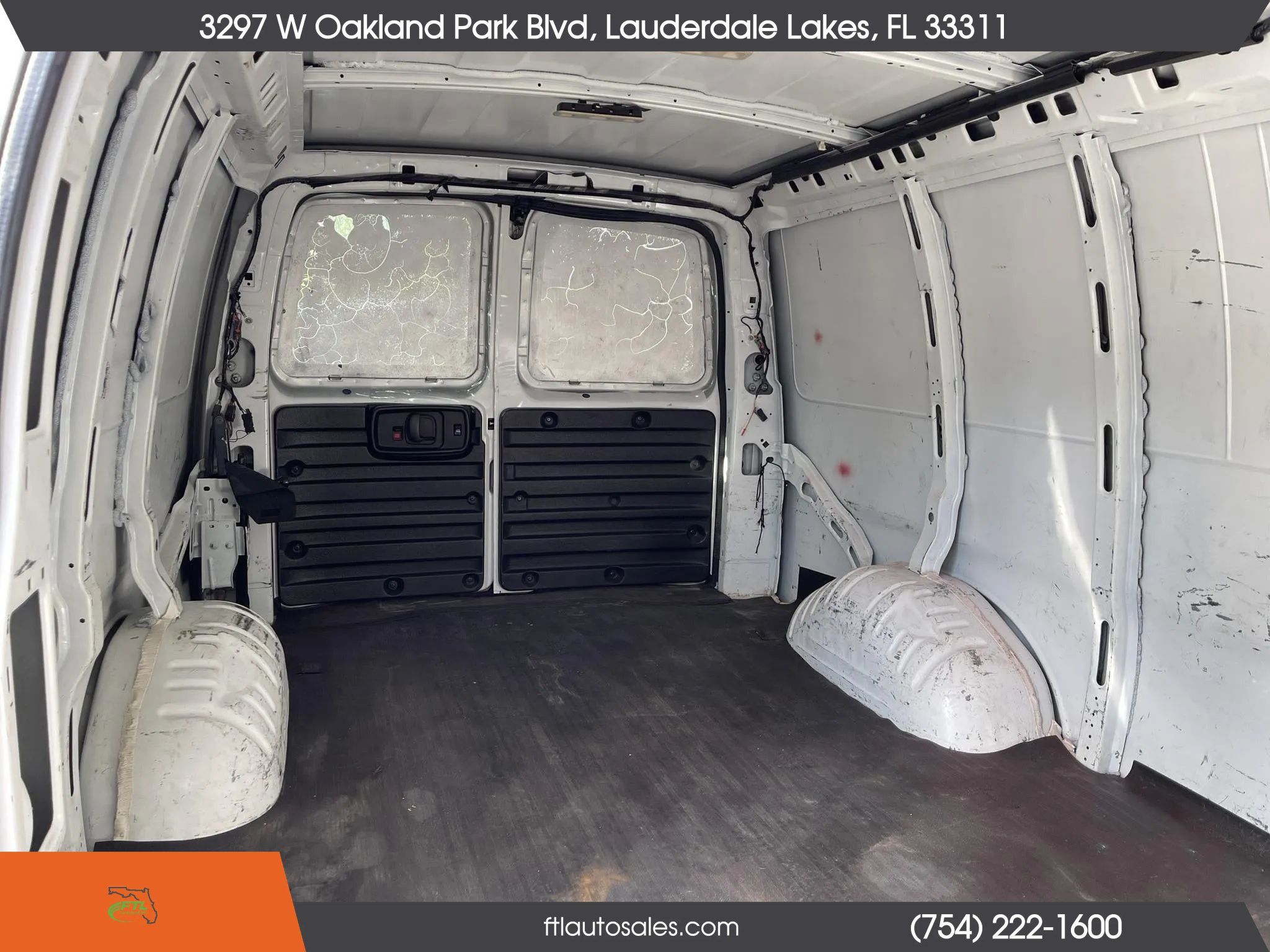 Used 2017 GMC Savana 3500 Extended RWD image 39