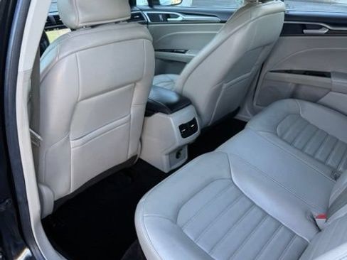 Used 2017 Ford Fusion SE w/ Fusion SE Technology Package AWD/4WD image 37