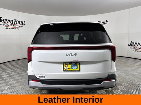 Used 2026 Kia Carnival FWD image 7